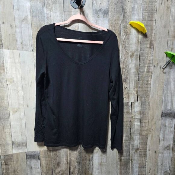 Wool X Millie Merino Black LS V Neck Tee - Picture 2 of 4